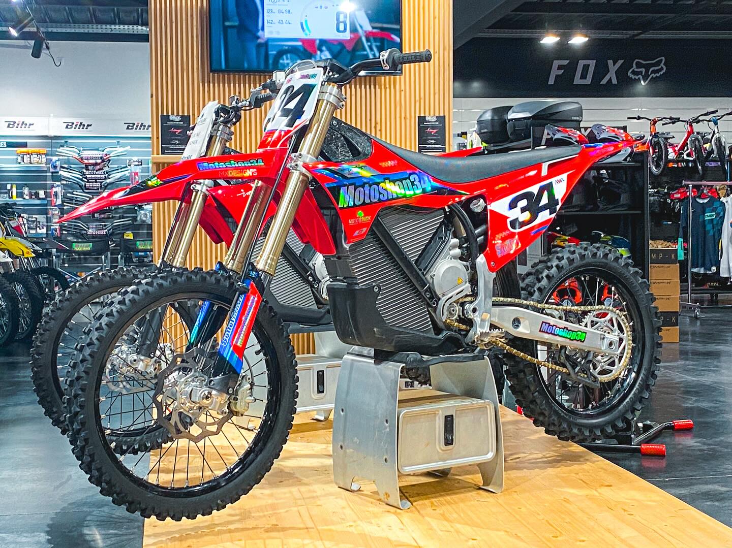 100% Full custom Graphics Kit