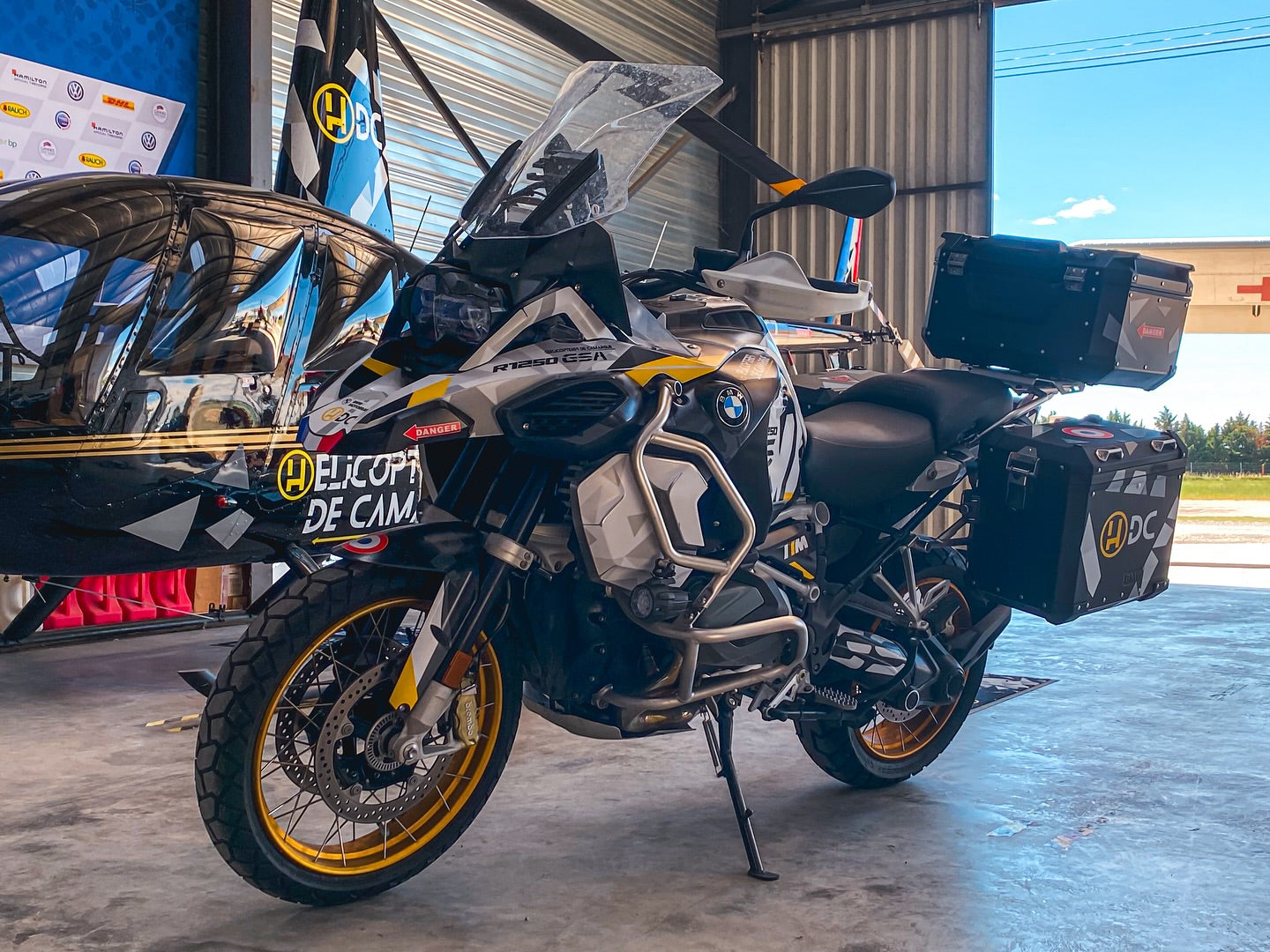 100% Full custom Graphics Kit trails